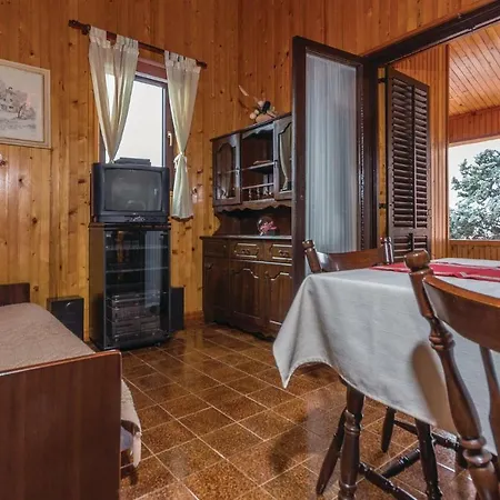 Two-bedroom In Tar Apartment